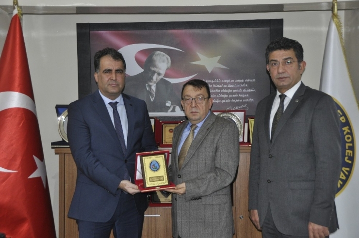 Mehmetçik Vakfı’ndan Gkv’ye Anlamlı Ziyaret