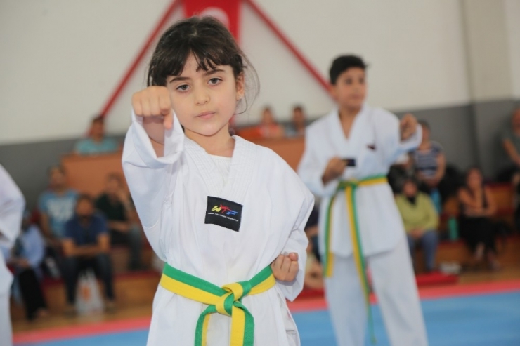 Gaziemir’de Kışında Spor Yapmaya Engel Yok