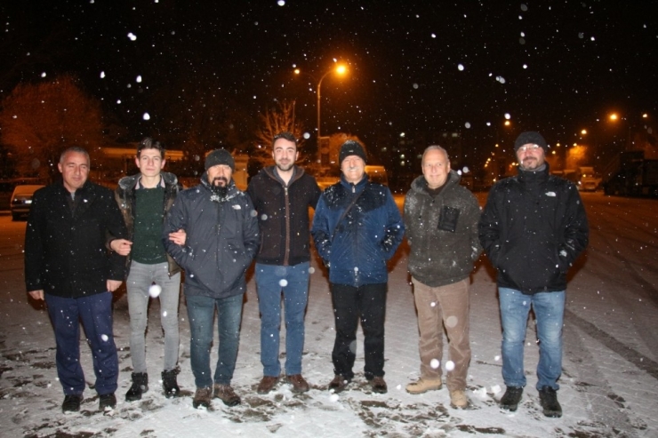 Oltu’da Beklenen Kar Yağdı