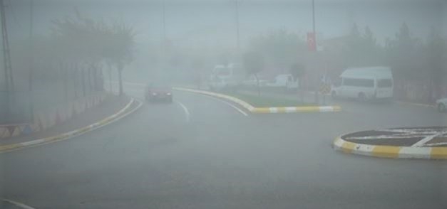 Şanlıurfa’da Yoğun Sis Sürücüleri Zorluyor