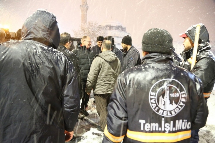 Sivas’ta Aralıksız Karla Mücadele