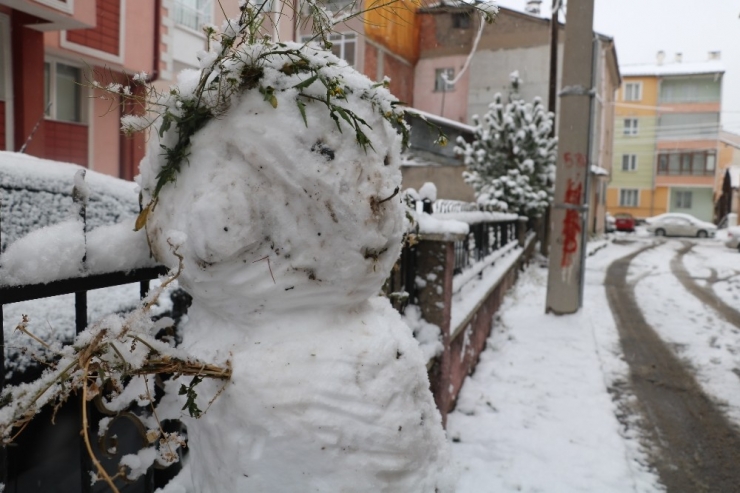 Sivas Beyaza Büründü, 251 Köy Yolu Araç Ulaşımına Kapalı