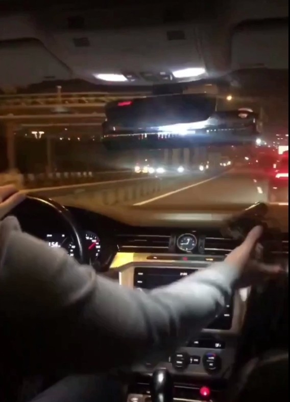 İstanbul’da Silahlı Ve Çakarlı “Makas” Terörü Kamerada