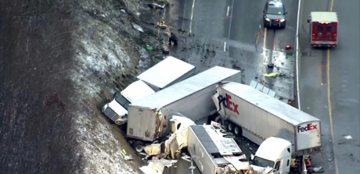 Abd’de Otoyol Kazası: 5 Ölü, 60 Yaralı