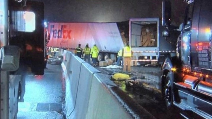 Abd’de Otoyol Kazası: 5 Ölü, 60 Yaralı