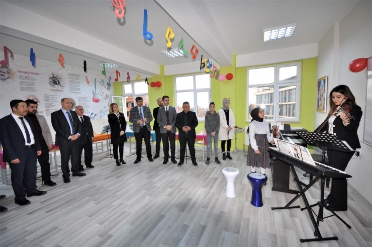 Şehit Öğretmen Şenay Aybüke Yalçın Müzik Atölyesi Açıldı