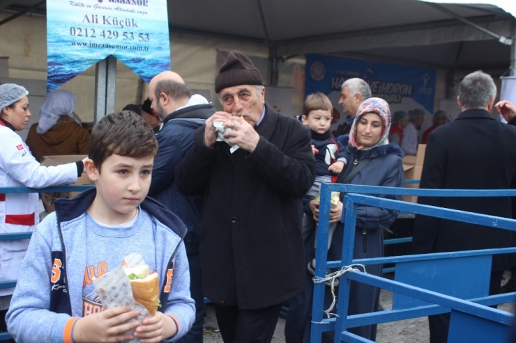 Esenler’de 9. Geleneksel Hamsi Ve Horon Festivali Renkli Görüntülere Sahne Oldu