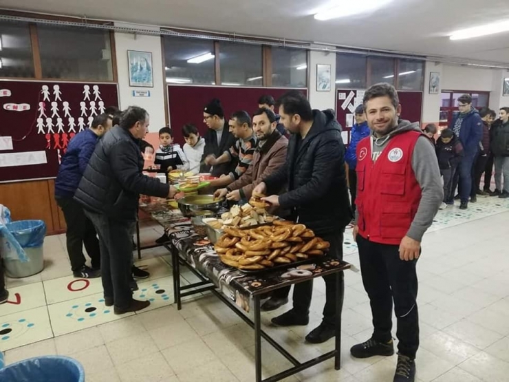 Gençler Sabah Namazında Buluştu