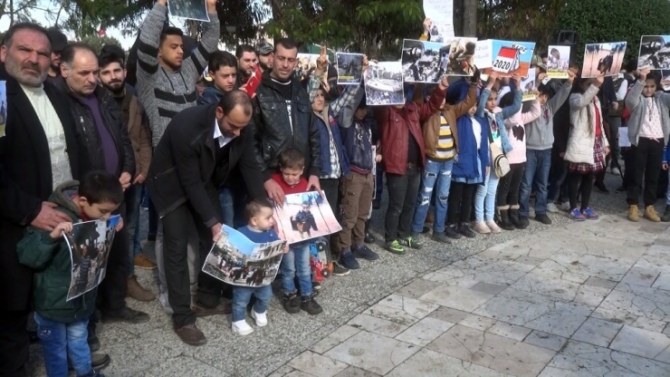 Hatay’da Suriyeliler İdlib’deki Saldırıları Protesto Etti
