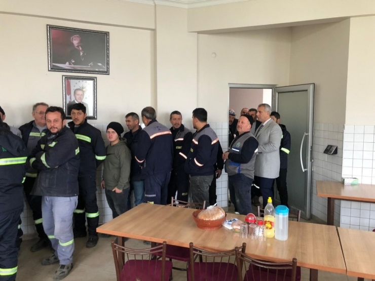 Başkan Babaoğlu, Belediye Şantiyesi Ziyaretinde Personel İle Yemek Yedi
