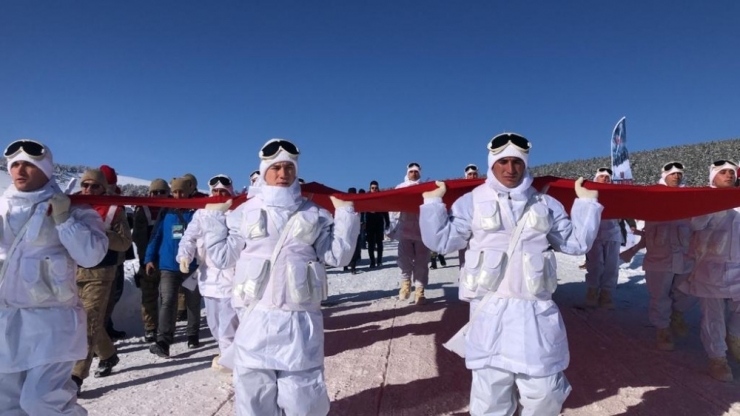 Sarıkamış Şehitlerini Anma Yürüyüşü Başladı