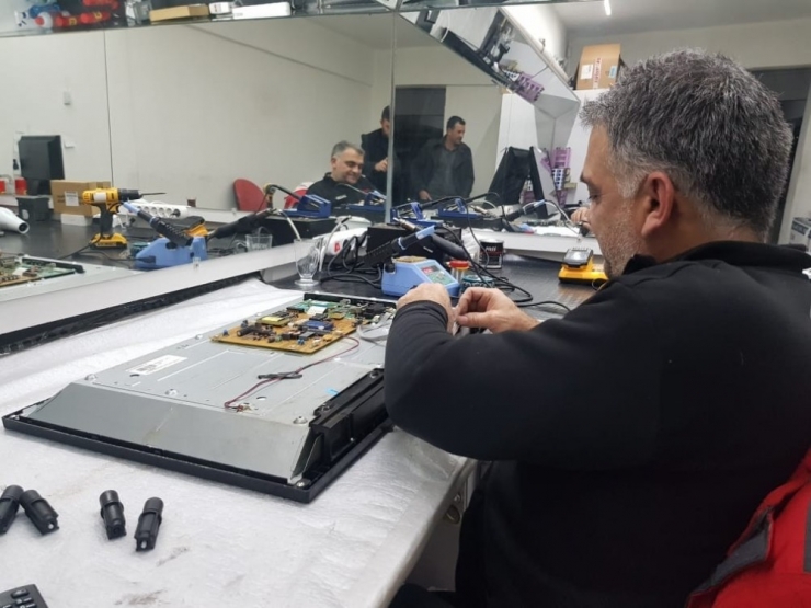 Önce Yadırgıyorlar, Sonra Takdir Ediyorlar