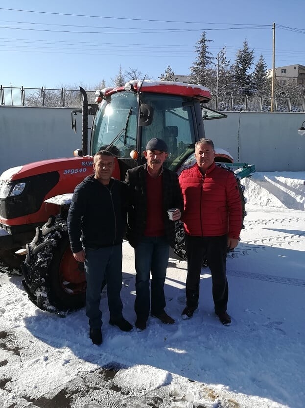 Şampiyonluk Maçına Çıkacak Takımları İçin Stadı Mahalle Halkı Temizledi