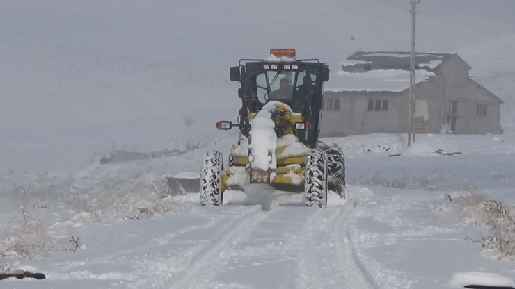Muş’ta 67 Köy Yolu Ulaşıma Açıldı
