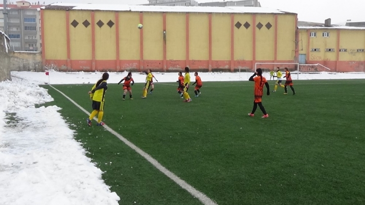 Dondurucu Soğukta Nefes Kesen Maç