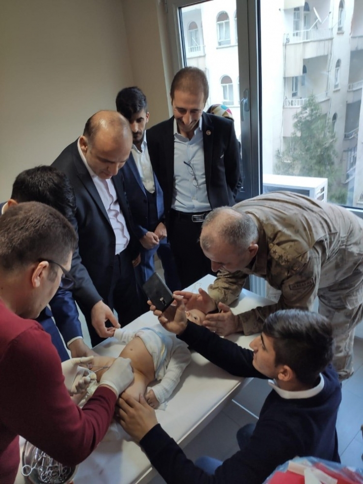 Türkiye Gaziler Ve Şehit Aileleri Vakfı Gazi Çocuğunu Sünnet Ettirdi