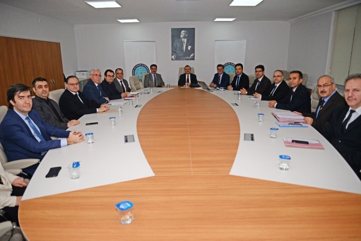 İş Dünyası İsteyecek, Bursa Uludağ Üniversitesi Eğitecek