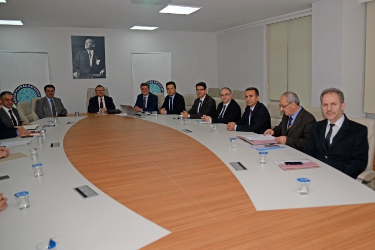 İş Dünyası İsteyecek, Bursa Uludağ Üniversitesi Eğitecek