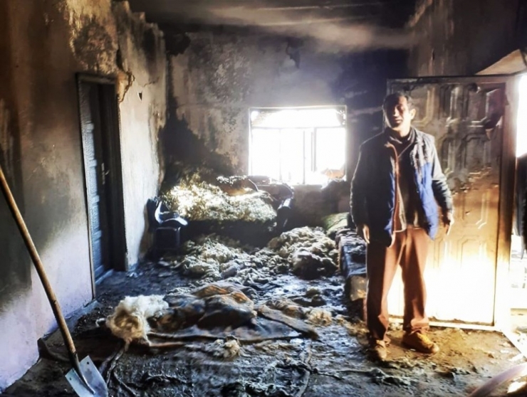 Gürpınar’da Ev Yangını