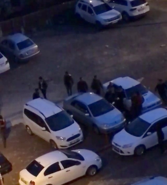 Tekme Ve Yumruklarla Birbirlerine Girdiler