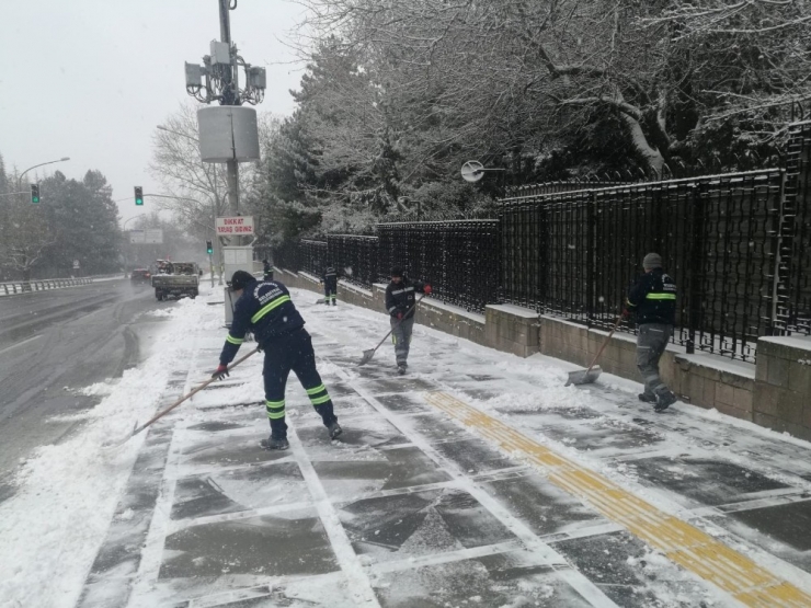 Başkent’te Karla Mücadele