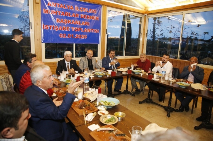 Muhtarlar Dernek Başkanları Döşemealtı’nda Bir Araya Geldi