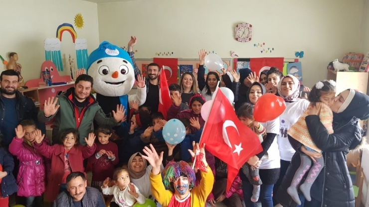 Toplumsal Duyarlılık İçin Köy Yollarına Düştüler