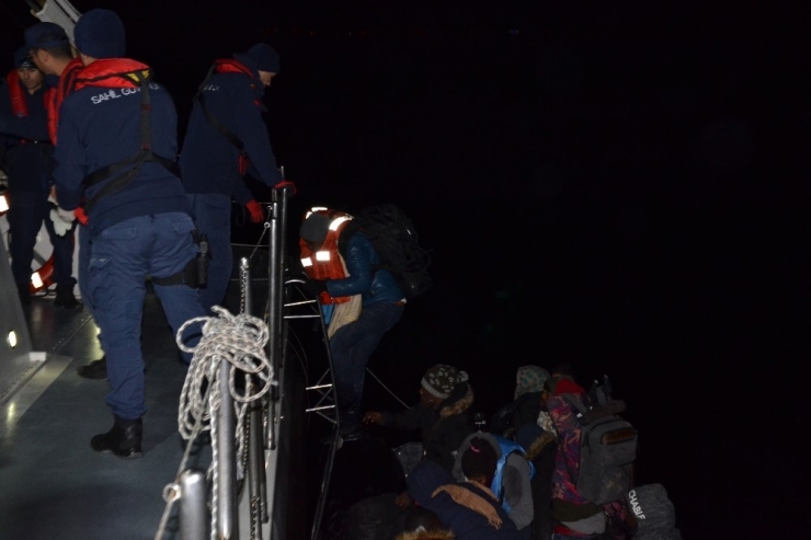 Kuşadası’nda 36 Düzensiz Göçmen Yakalandı