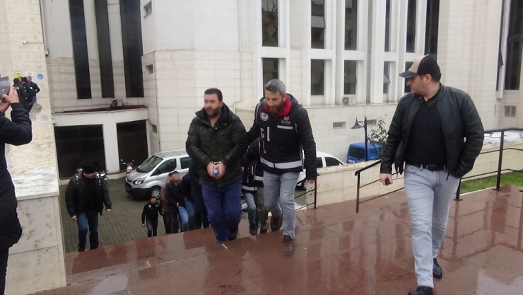 Organize Suç Örgütü Kurduğu İddia Edilen Şahıslar Adliyeye Sevk Edildi