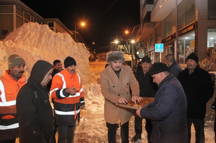 Ahlat Belediyesinden Karla Mücadele Çalışması