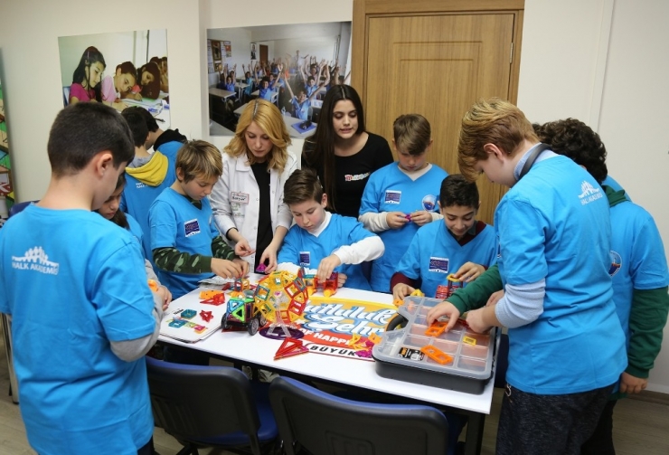 Büyükçekmeceli Çocuklara “Robotik Kodlama” Eğitimi