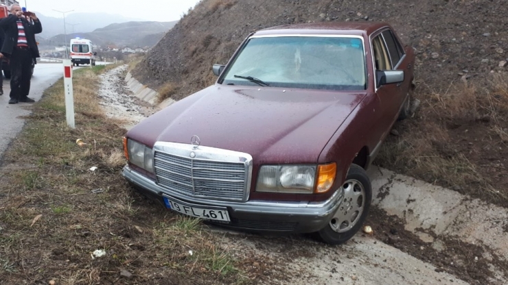 Kontrolden Çıkan Otomobil Şarampole Uçtu: 4 Yaralı