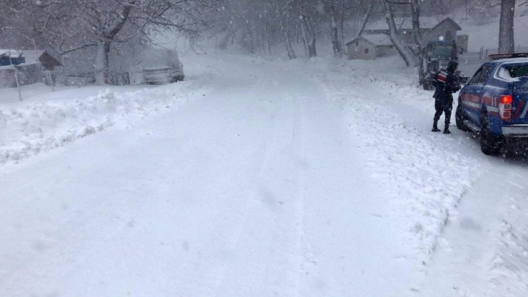 Çanakkale’nin Bazı İlçeleri Beyaza Büründü