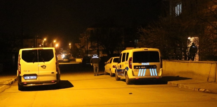 Erzincan’da Kadınların Bıçaklı Kavgası Kanlı Bitti: 3 Yaralı