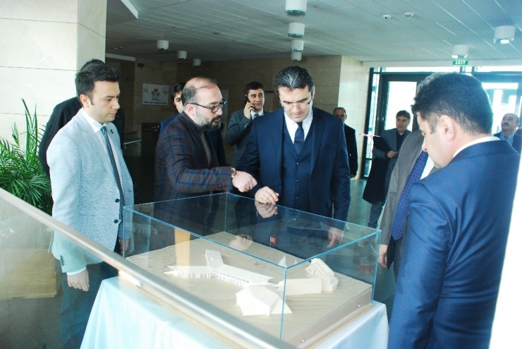 Bilkent Erzurum Okulları Erzurum Valisi Okay Memiş’i Ağırladı