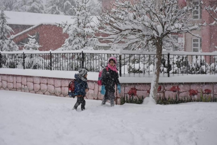 Kar Sevincinin En Güzeli Fotoğrafı