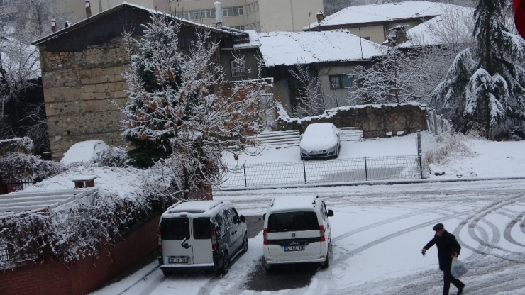 Isparta Beyaza Büründü