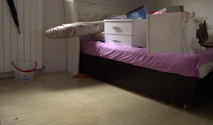 Sultangazi’de Şiddetli Yağış Nedeniyle Birçok Evi Su Bastı