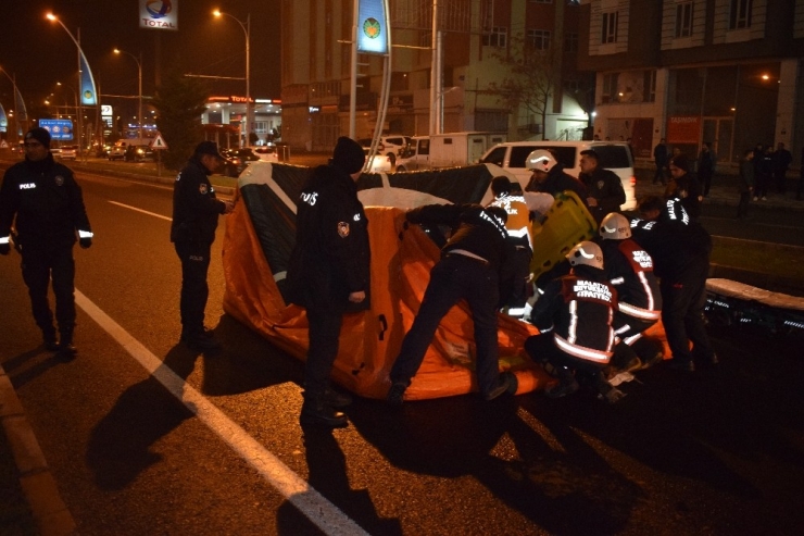 İtfaiyenin Açtığı Hava Yastığı Hayat Kurtardı