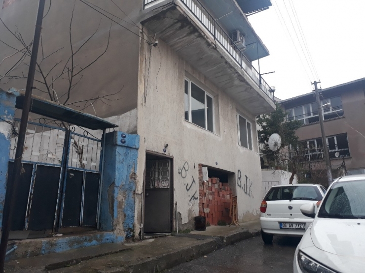 İzmir’de Yaşlı Çift Soba Kurbanı