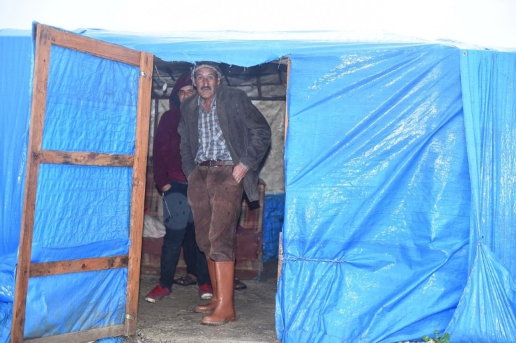 Çadırda Yaşayan Tarım İşçileri Tahliye Edildi