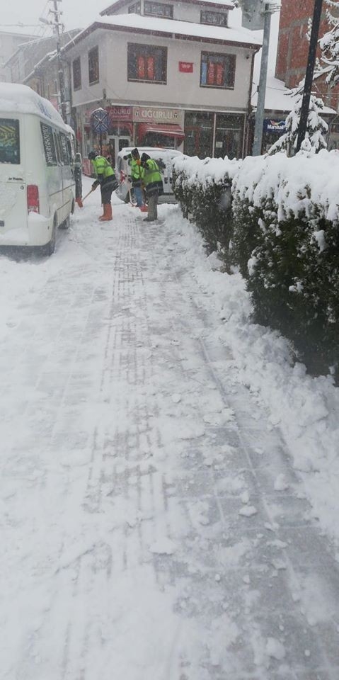 Pazaryeri’ne Yol Temizleme Çalışmaları Devam Ediyor