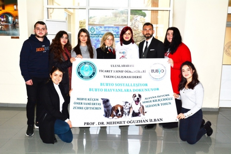 Burhaniye’de Üniversiteliler Hayvan Sevgisi Aşılıyor