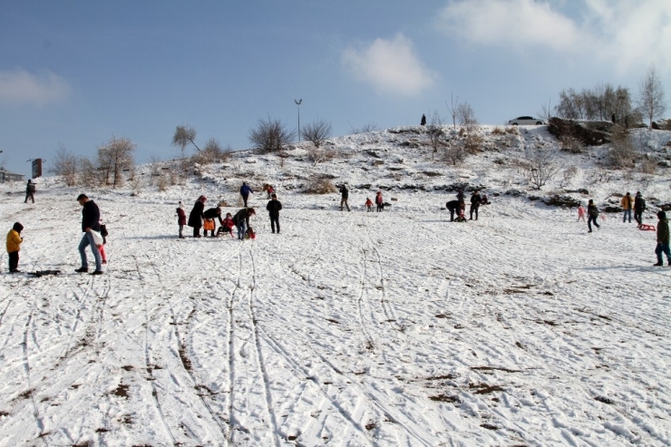 Belediye Yaptı, Çocuklar Kaydı
