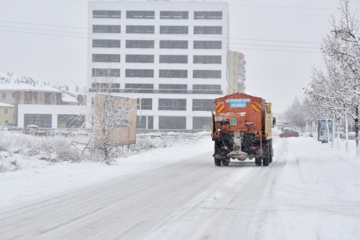 Tepebaşı Belediyesi’nin Kar Mesaisi