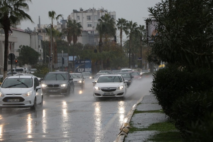 Toroslar Belediyesi, Olası Su Baskınlarına Karşı Kriz Masası Oluşturdu