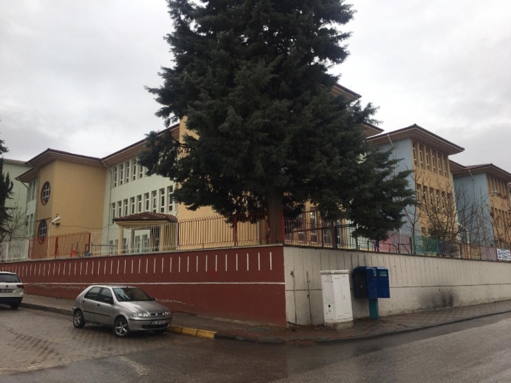 Uşak’ta Sınıf Öğretmeninin 6 İlkokul Öğrencisini Taciz Ettiği İddiası