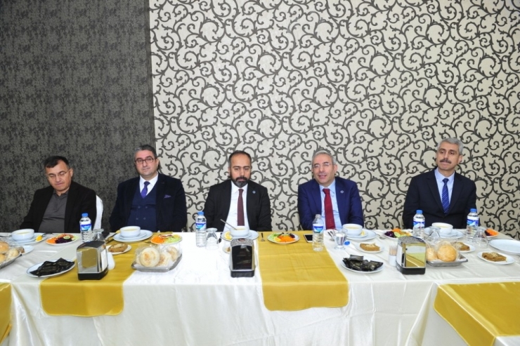 Prof. Dr Battal’dan Van Yyü’ye Ziyaret