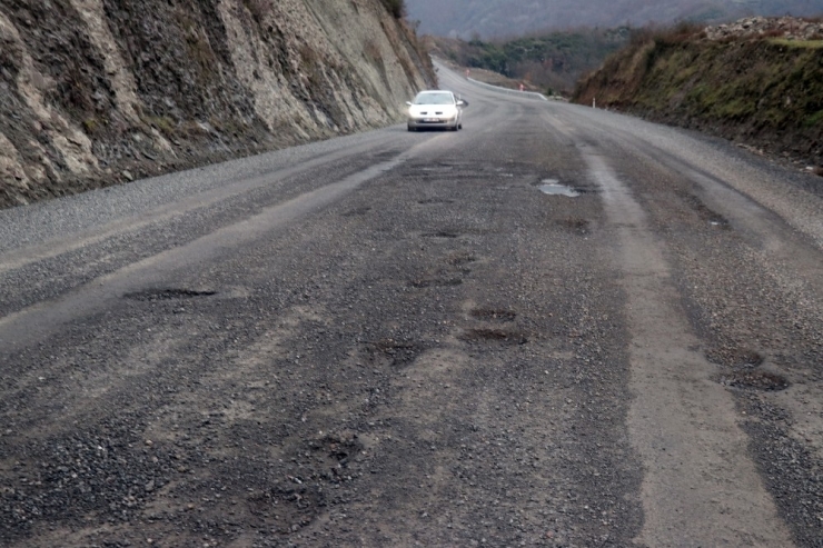 2 Ay Önce Ulaşıma Açılan Yol Kullanılamaz Hale Geldi