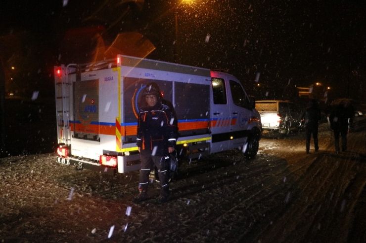 Adana’da Çığ Altında Kalan Bir Kişiyi Arama Çalışmaları Sürüyor